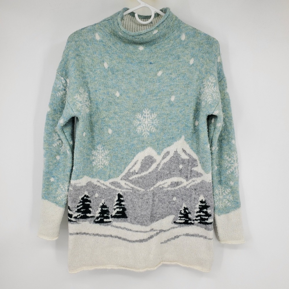 Cupcakes and Cashmere Snowy‎ Mountain Snowflake Mock Neck Cabincore Sweater XS